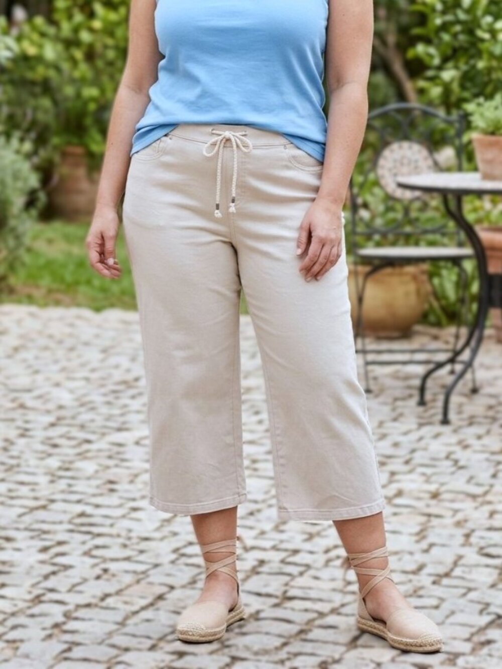 BELLE BY KIM GRAVEL Pull-On Cropped Pants. Plus Size 20W